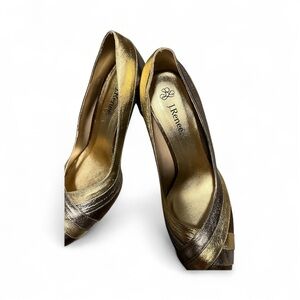 J.  Renee' Sz. 11 medium gold BNWT! High heels